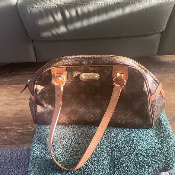 Louis Vuitton, preowned, wearing on sides, okay condition. - Picture 1 of 10